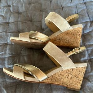 Isaac Mizrahi champagne sandals